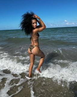 Vena Excell feet photo 9