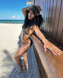 Vena Excell feet photo 8