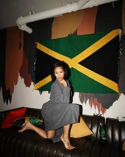 Vena Excell feet photo 4