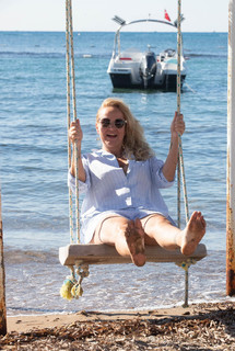 Vendula Pizingerová feet photo 7