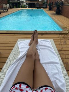 Venus Lux feet photo 12