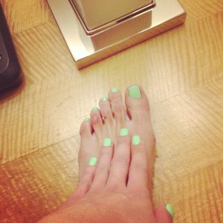Venus Lux feet photo 3