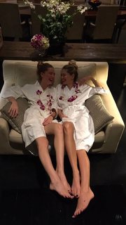 Vera Brezhneva feet photo thumbnail