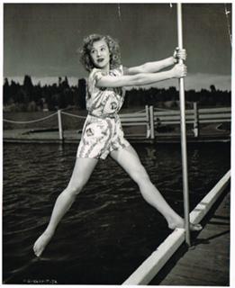 Vera-Ellen feet photo 20