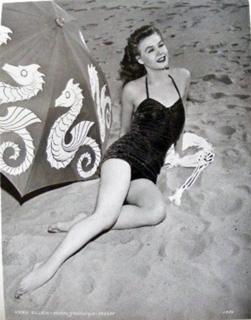 Vera-Ellen feet photo 5