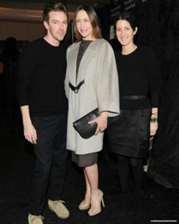 Vera Farmiga feet photo thumbnail