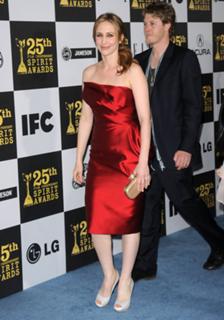 Vera Farmiga feet photo thumbnail