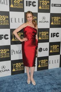 Vera Farmiga feet photo thumbnail