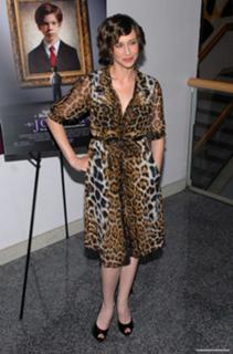 Vera Farmiga feet photo thumbnail
