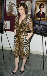 Vera Farmiga feet photo thumbnail