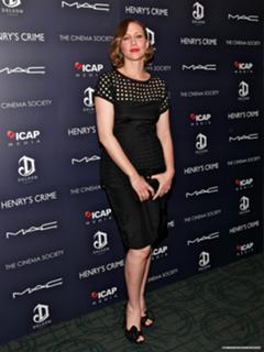 Vera Farmiga feet photo thumbnail