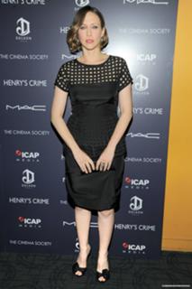 Vera Farmiga feet photo thumbnail