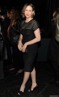 Vera Farmiga feet photo thumbnail