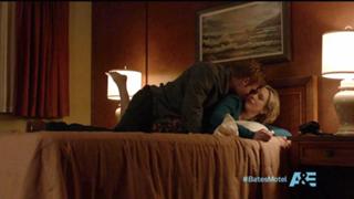 Vera Farmiga feet photo thumbnail
