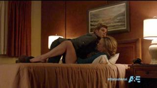 Vera Farmiga feet photo thumbnail