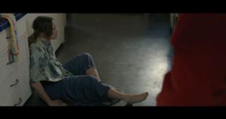 Vera Farmiga feet photo thumbnail