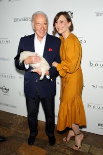 Vera Farmiga feet photo thumbnail