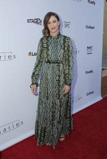 Vera Farmiga feet photo thumbnail