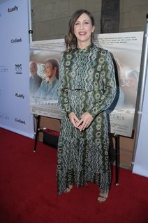 Vera Farmiga feet photo thumbnail