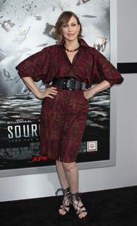 Vera Farmiga feet photo thumbnail