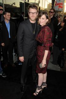 Vera Farmiga feet photo thumbnail