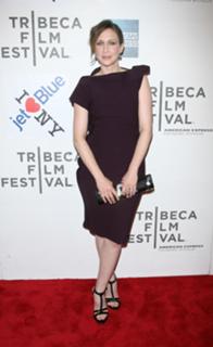 Vera Farmiga feet photo thumbnail