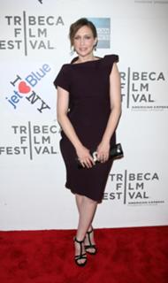 Vera Farmiga feet photo thumbnail