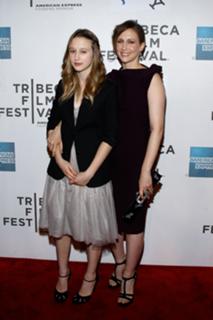 Vera Farmiga feet photo thumbnail