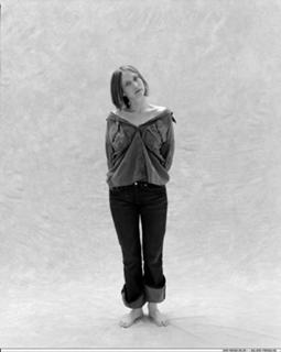 Vera Farmiga feet photo thumbnail