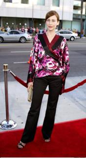 Vera Farmiga feet photo thumbnail