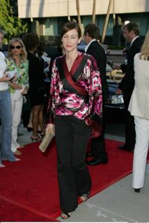 Vera Farmiga feet photo thumbnail