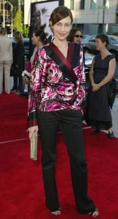 Vera Farmiga feet photo thumbnail