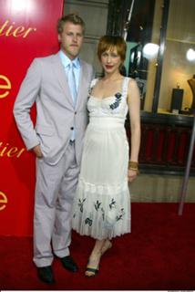 Vera Farmiga feet photo thumbnail