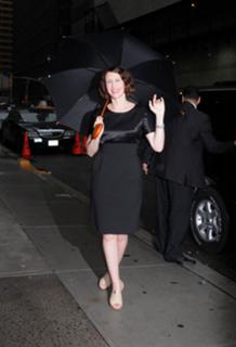 Vera Farmiga feet photo thumbnail