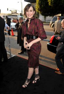 Vera Farmiga feet photo thumbnail
