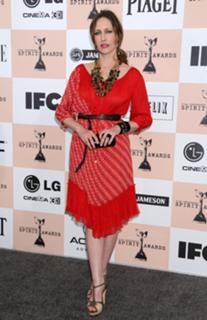 Vera Farmiga feet photo thumbnail