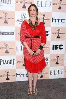 Vera Farmiga feet photo thumbnail
