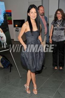 Vera Wang feet photo 10