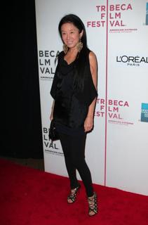 Vera Wang feet photo 4