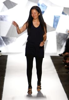 Vera Wang feet photo 16
