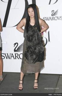 Vera Wang feet photo 15