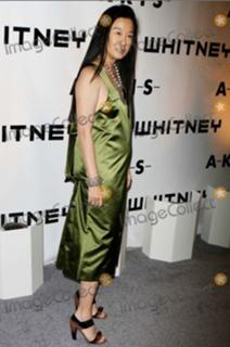 Vera Wang feet photo 9
