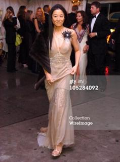 Vera Wang feet photo 3