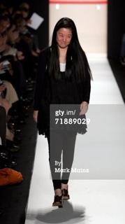 Vera Wang feet photo 19