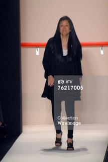 Vera Wang feet photo 17