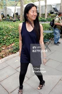 Vera Wang feet photo 7