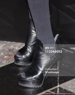 Vera Wang feet photo 16