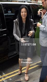 Vera Wang feet photo 14