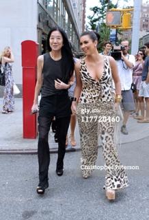 Vera Wang feet photo 9
