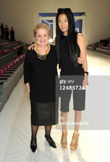 Vera Wang feet photo 8